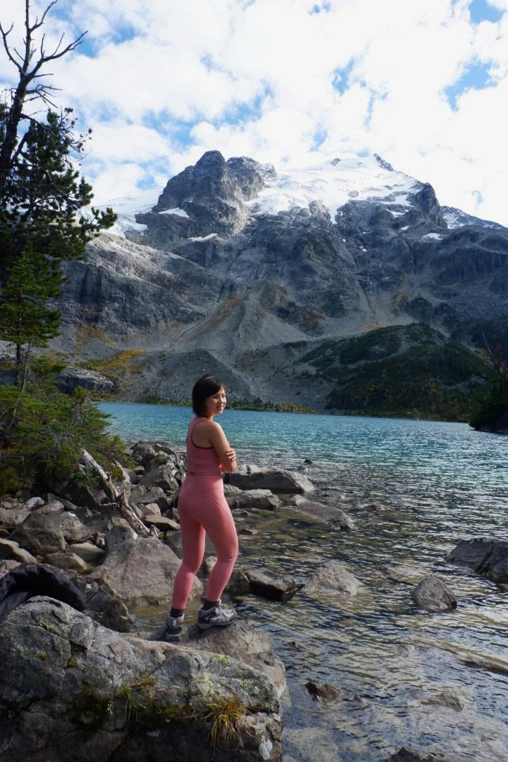  Definitely should’ve worn more layers than this. But this Girlfriend Collective set is awesome, eh? :p 