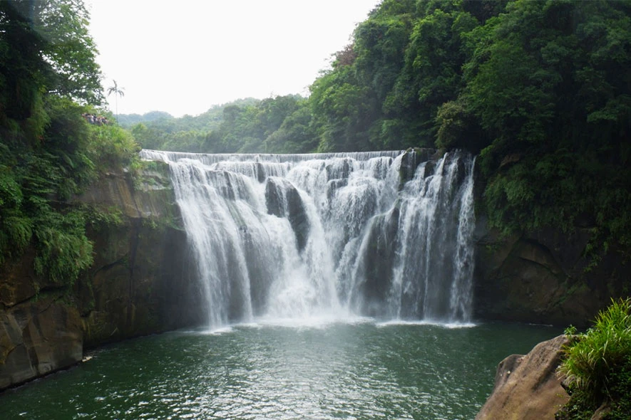 shifen waterfall