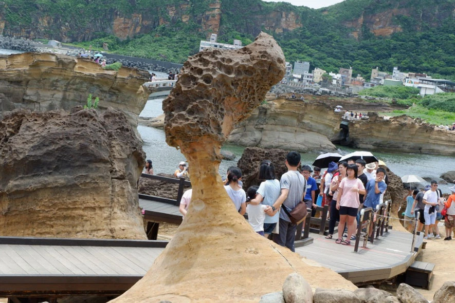 queen's head yehliu geopark